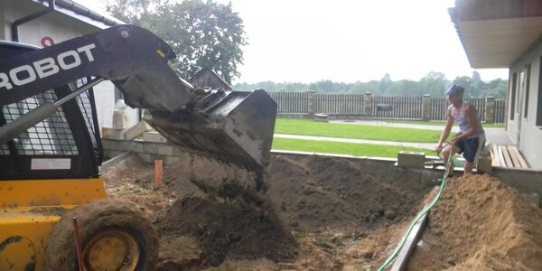 Подготовка основания под мощение и газон