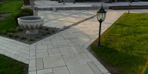 Освещение на участке -необходимый элемент благоустройства