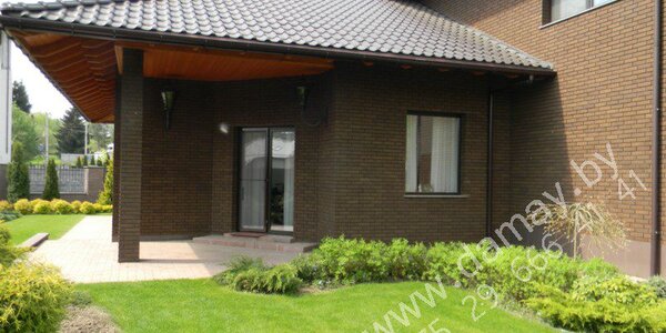 Выход на задний двор.