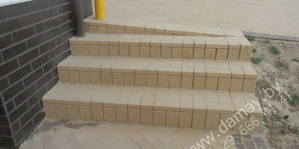 5)Ступени из клинкерной брусчатки.Тротуарная плитка производства ЛСР (РФ).